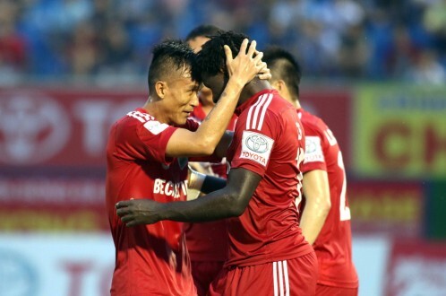 B.Bình Dương 3-1 Hải Phòng: Công Vinh ghi bàn nhanh nhất lịch sử V.League