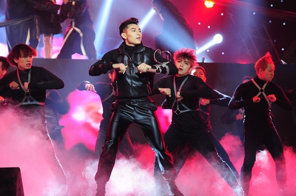 Gala The Remix: Top 4 đồng loạt trình diễn hit 