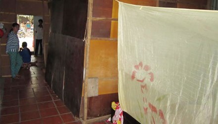 Lời kể bàng hoàng của người chồng phát hiện vợ treo cổ trong nhà tắm