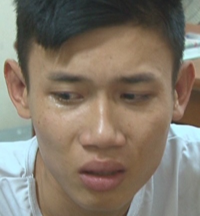 Cảnh sát giao thông giả hồn nhiên quát lại cảnh sát giao thông thật