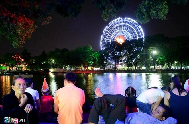  Trước giờ bắn pháo hoa: HN mưa lớn, TPHCM thời tiết đẹp