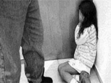 Lợi dụng gia đình đi vắng anh rể làm chuyện “người lớn” với em vợ 9 tuổi