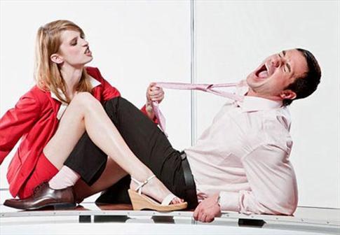 Nghỉ lễ, chồng đau đầu tìm cách trị vợ ghê gớm