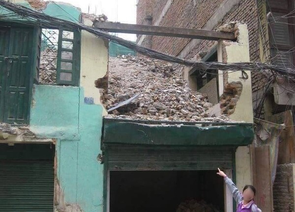 Sự thật thành viên Hội chữ thập đỏ VN cười chụp ảnh trước nhà sập ở Nepal 