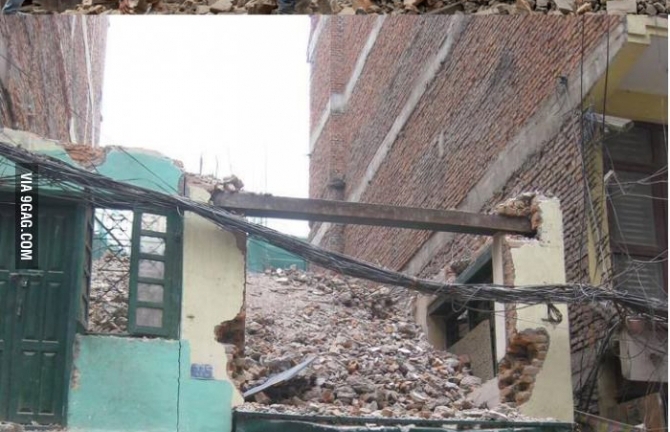 Ảnh cán bộ Hội Chữ thập đỏ