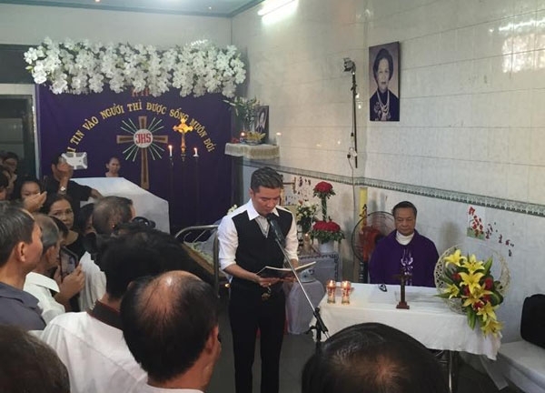 Đàm Vĩnh Hưng: Trái tim bị cào xé vì ông ngoại mất