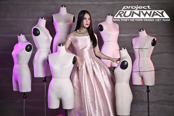 Trương Ngọc Ánh tiếp tục ngồi 