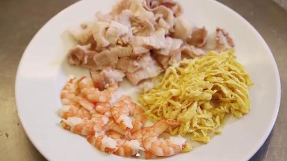 Cách làm gỏi cuốn tôm thịt thanh mát lạ miệng