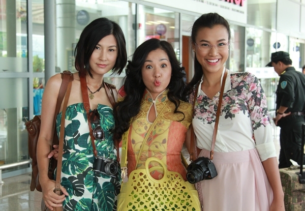 “Bộ ba rắc rối” Kathy Uyên – Thúy Nga – Hoàng Oanh “quậy phá” tưng bừng