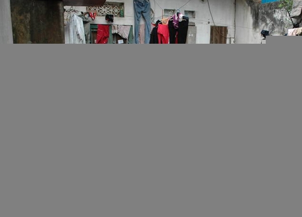  KTX và chung cư ế khách, sinh viên thuê nhà trọ để tiện... yêu đương