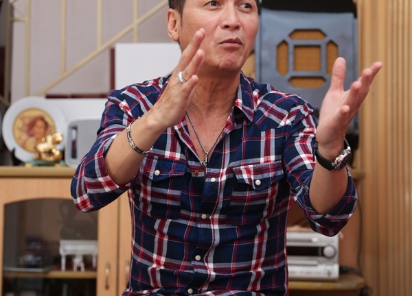 Bất ngờ với vẻ bảnh bao của “ông hoàng khiêu vũ” Nguyễn Hưng