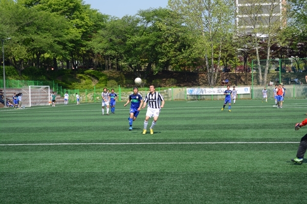 Tổ chức thành công giải bóng đá sinh viên Việt tại Hàn Quốc