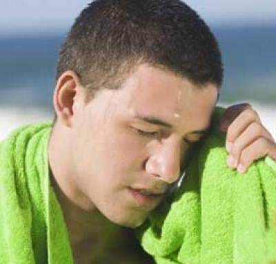 Làm sao để hạn chế mồ hôi dầu trong ngày hè oi bức?