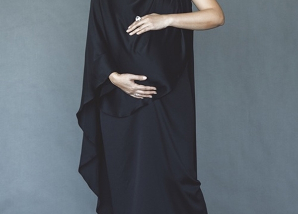 Bà bầu Thu Minh bất ngờ khoe ảnh bán nude sexy