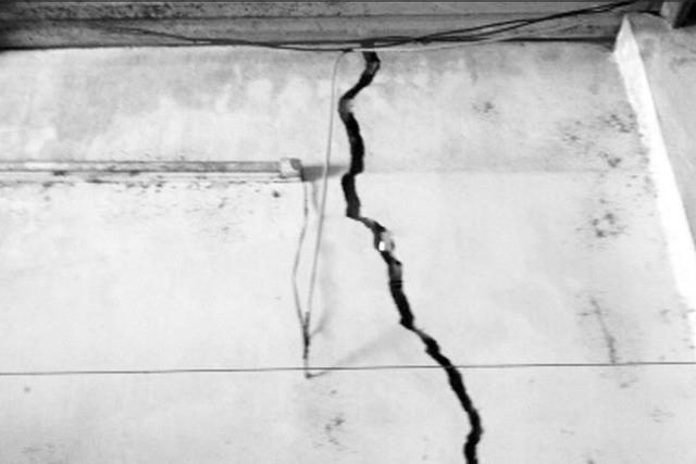 Xây nhà gây lún, nứt nhà hàng xóm phải bồi thường như thế nào?