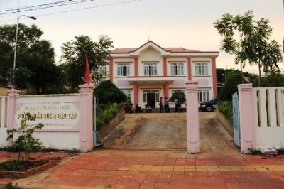 Bắt Trưởng phòng Giáo dục làm lộ đề thi công chức