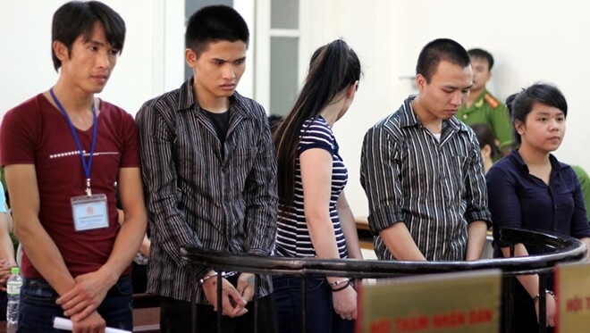 Dàn cảnh đòi nợ,