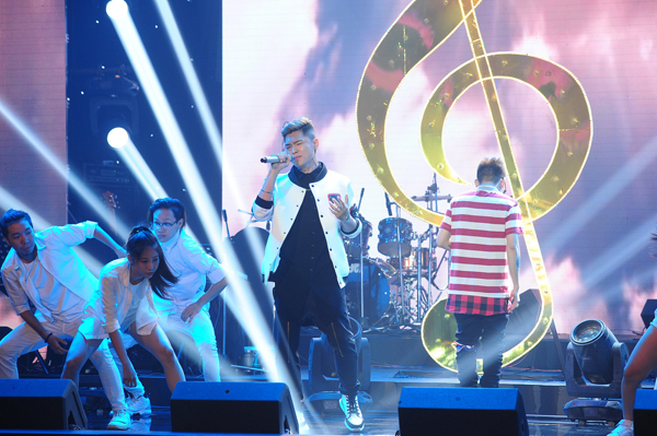 Vũ Cát Tường bất ngờ đoạt giải Bài hát Việt tháng 5