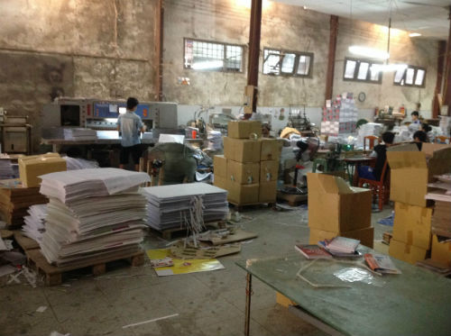 Triệt phá xưởng gia công sách lậu ngay giữa thủ đô