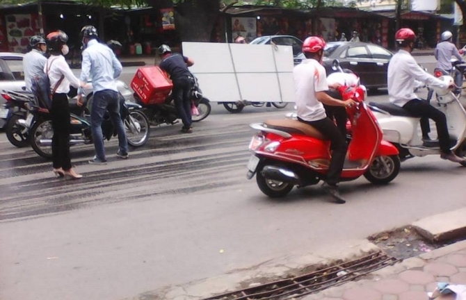 Các phương tiện liên tục