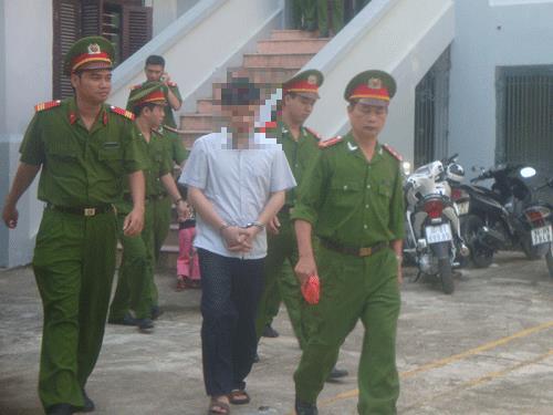 Bắt tạm giam thẩm phán nhận tiền