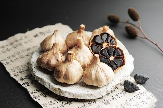 Tỏi đen giá bạc triệu: Loạn cào cào chất lượng, giá cả