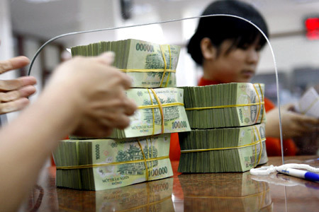 Lãi suất huy động tăng: Sếp ngân hàng nói gì?