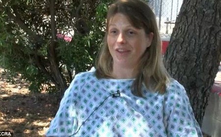 Nín thở với câu chuyện của bà mẹ một mình sinh con trong rừng