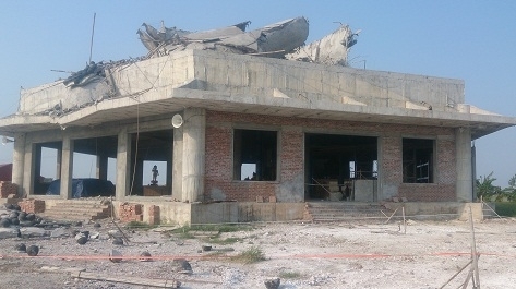 Tượng Phật bất ngờ đổ sập do cốt sắt quá nhỏ