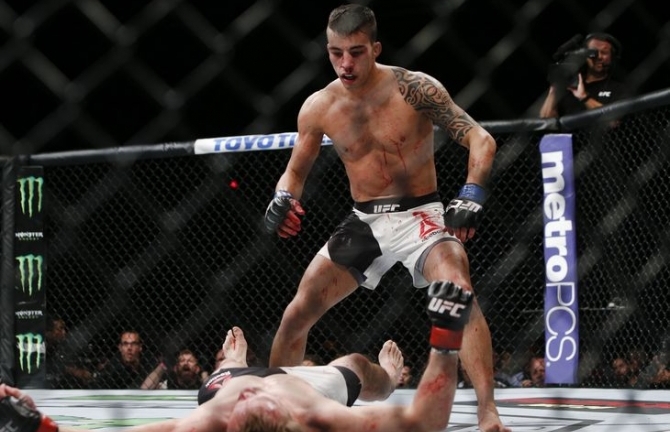 Almeida lập tuyệt phẩm lên gối hạ knock-out đối thủ