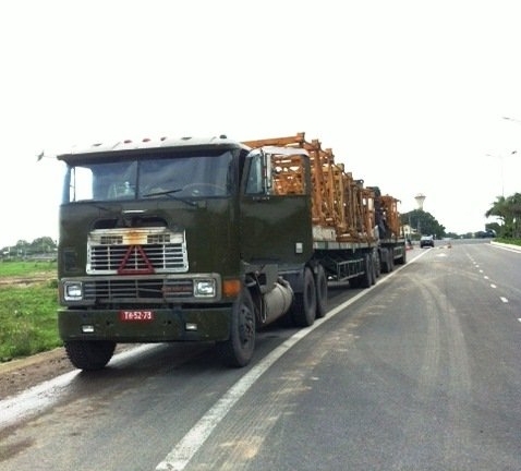 Bắt giữ 2 xe mang biển số giả dạng xe quân đội