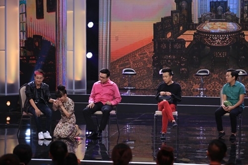 Bí mật đêm chủ nhật tập 4: Việt Hương quỳ gối