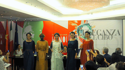 Ngọc Hân, Hồng Quế tái hiện thời trang trong phim Ý