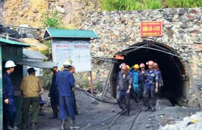 Sập hầm lò trong đêm, 2 công nhân chưa rõ sống chết