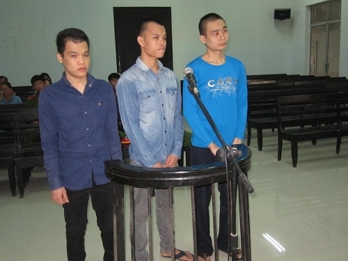 Nhóm trai làng đi tù vì  "a dua " chuyện của người khác