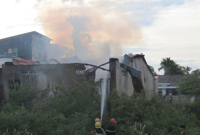 Kinh hoàng vụ cháy cơ sở sang chiết gas ở Huế