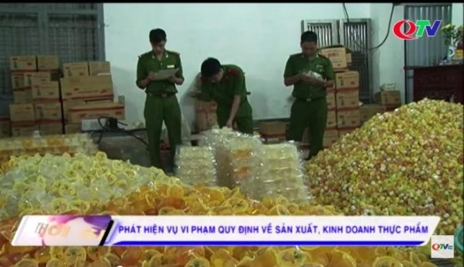 Phát hiện hàng chục tấn thạch có hình thức giống thạch rau câu Long Hải