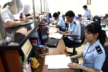 Nợ thuế từ 50 triệu đồng sẽ bị cấm xuất cảnh: Tại sao?
