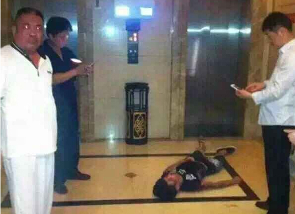 Nam thanh niên đánh nhau trong thang máy bị rơi xuống hầm tử vong