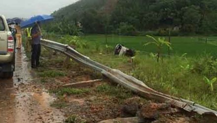 Vụ lật xe khách trên cao tốc: Sức khỏe hành khách đã ổn định