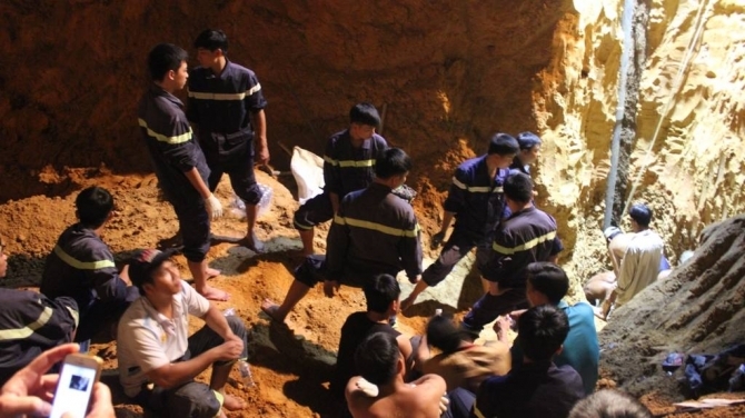 Lời kể của người cứu mạng bé gái bị rơi xuống giếng khoan 80m