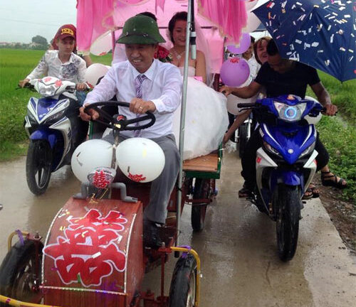 Màn rước dâu bằng 