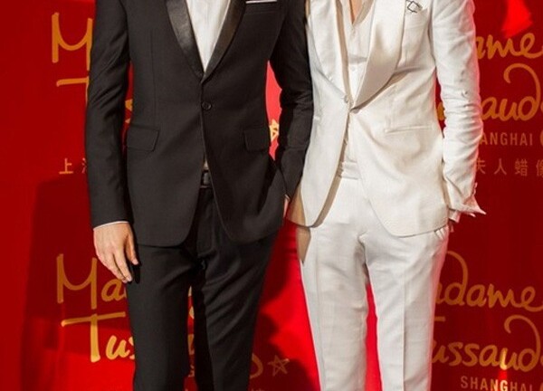 Giật mình trước loạt tượng sáp siêu xấu của sao Hàn tại Trung Quốc