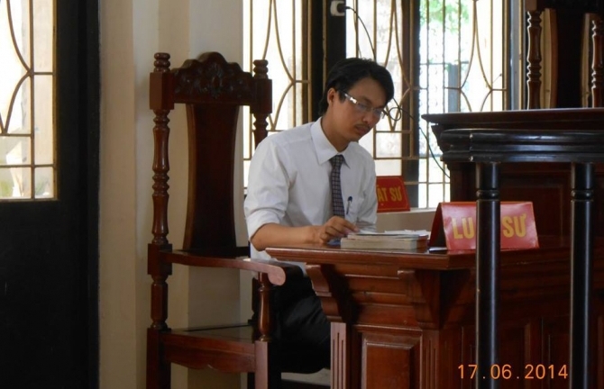 Em bé bị bố xích cổ: 'Không được đối xử với con như súc vật'