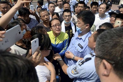 Vụ nổ Thiên Tân: Dân biểu tình yêu cầu chính phủ đền bù