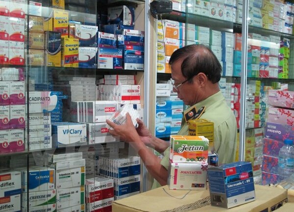 Đồng loạt kiểm tra trung tâm phân phối tân dược lớn nhất miền Bắc