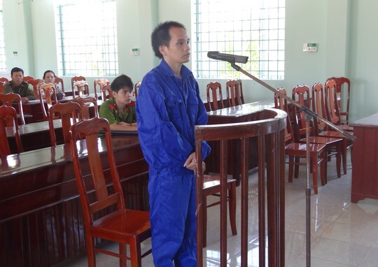 Thầy phong thủy bị truy nã, biến thành nhà sư vẫn không thoát