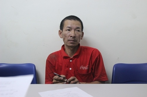 Trong cơn say rượu, con trai dùng dao đuổi chém mẹ