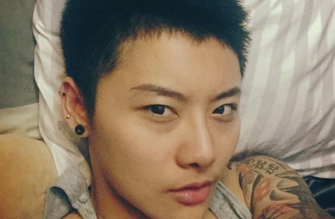 Bất ngờ với giới tính của chàng huấn luyện viên 6 múi