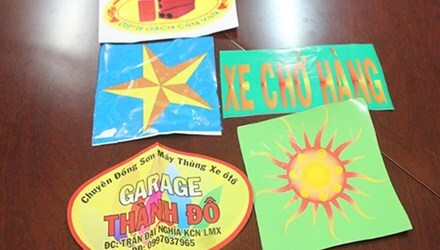 “Còn hàng chục ổ nhóm bán logo xe vua”